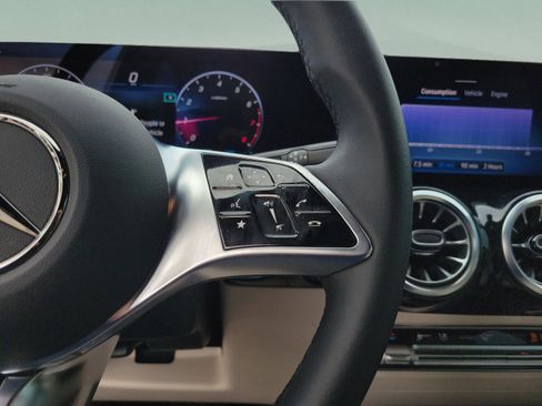 Certified 2026 Mercedes-Benz GLA 250 image 28