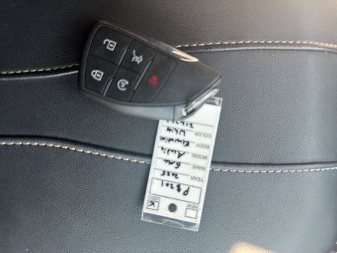 Used 2025 GMC Acadia Elevation FWD image 36