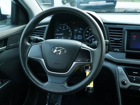 Used 2018 Hyundai Elantra SE FWD image 46