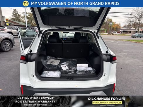 New 2025 Volkswagen Tiguan SE image 21