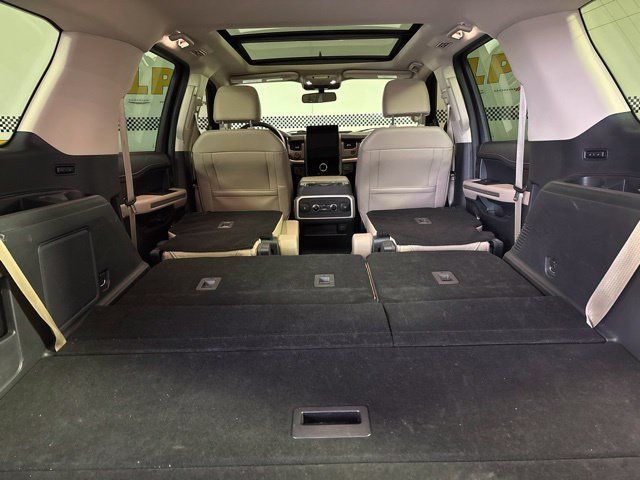 Used 2023 Ford Expedition Limited AWD/4WD image 22