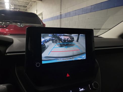 Used 2024 Toyota Corolla LE image 30