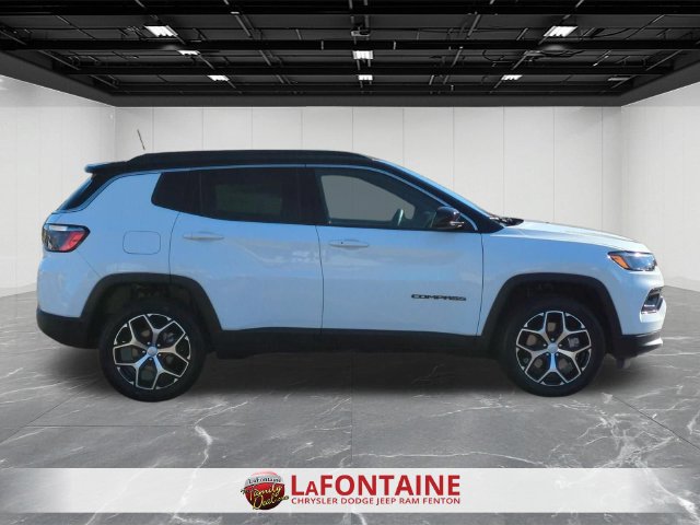 Used 2024 Jeep Compass Limited AWD/4WD image 6