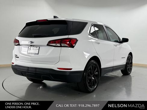 Used 2023 Chevrolet Equinox LS w/ LS Convenience Package FWD image 6