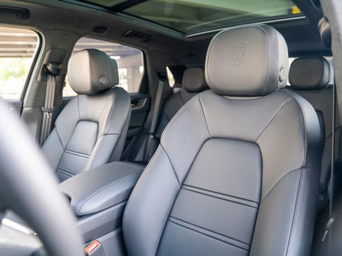 New 2025 Porsche Cayenne Turbo image 5