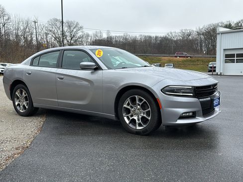 Used 2016 Dodge Charger SXT w/ AWD Plus Group image 2