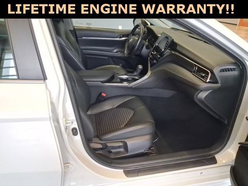 Used 2024 Toyota Camry SE image 29