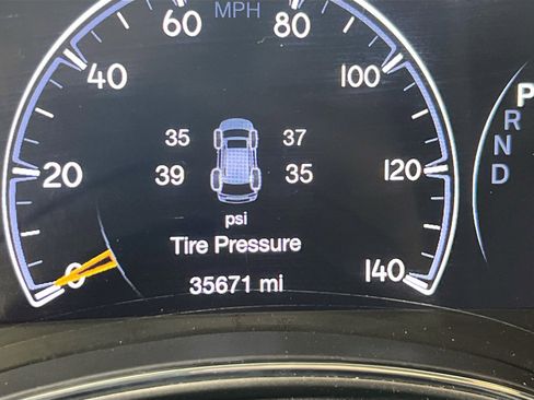 Used 2022 Jeep Grand Cherokee Laredo E image 12