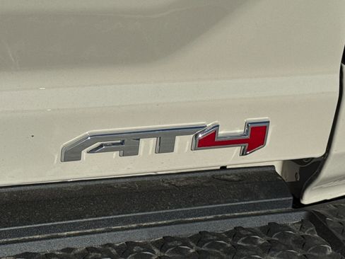 New 2026 GMC Canyon AT4 AWD/4WD image 10