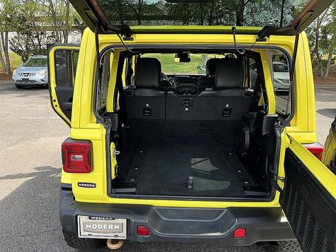 Used 2022 Jeep Wrangler Unlimited Rubicon AWD/4WD image 26