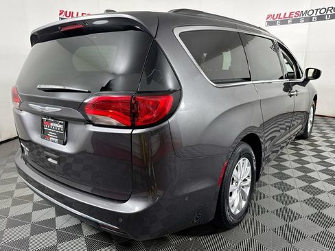 Used 2019 Chrysler Pacifica Touring Plus w/ Advanced Safetytec Group FWD image 7