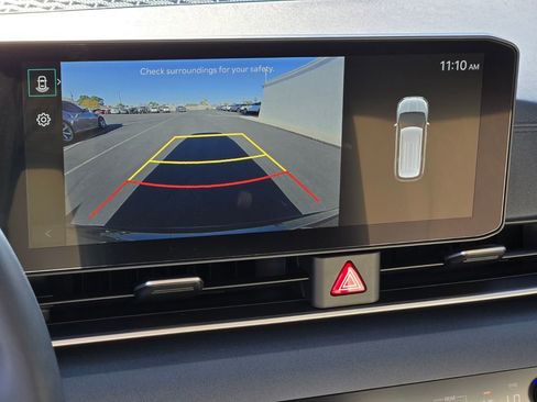 Used 2025 Kia Carnival EX image 24