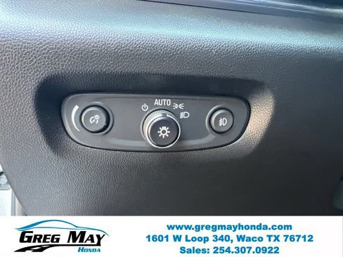 Used 2020 Chevrolet Traverse LT FWD image 27