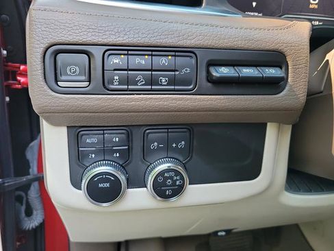 Used 2022 GMC Yukon XL Denali image 25