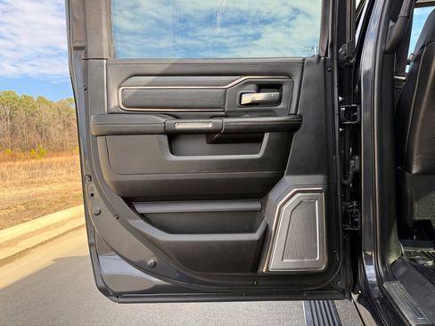 Used 2019 RAM 2500 Limited image 13