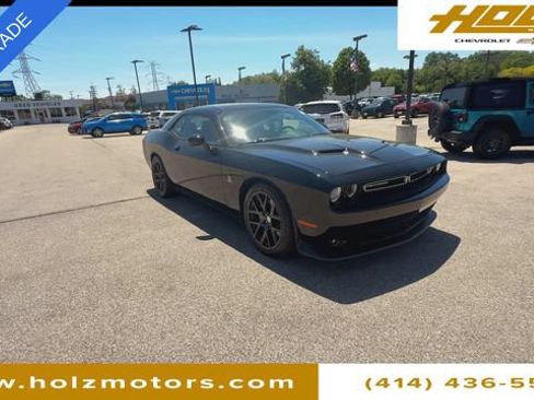 Used 2016 Dodge Challenger R/T Scat Pack w/ Leather Interior Group RWD image 2