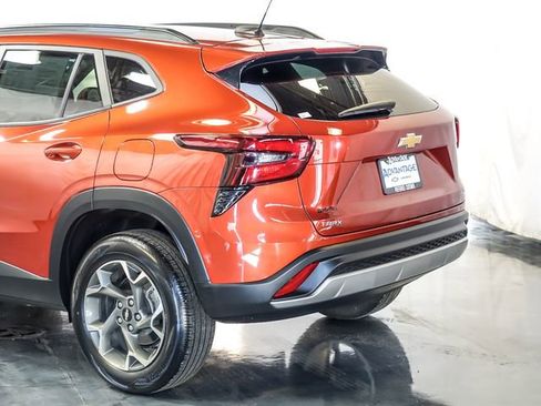 Certified 2024 Chevrolet Trax LT w/ Driver Confidence Package FWD image 10