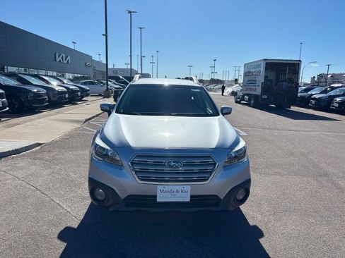 Used 2016 Subaru Outback 2.5i Premium AWD/4WD image 2