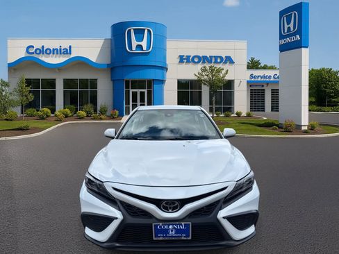 Used 2021 Toyota Camry SE image 10