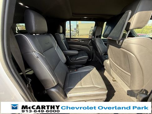 Used 2021 Cadillac Escalade ESV Premium Luxury w/ LPO, Illumination Package image 39