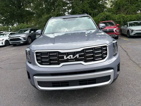 Used 2025 Kia Telluride S FWD image 2