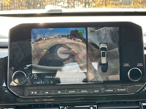 New 2025 Nissan Pathfinder SL w/ SL Premium Package image 32