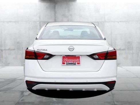 Certified 2025 Nissan Altima 2.5 SV FWD image 6