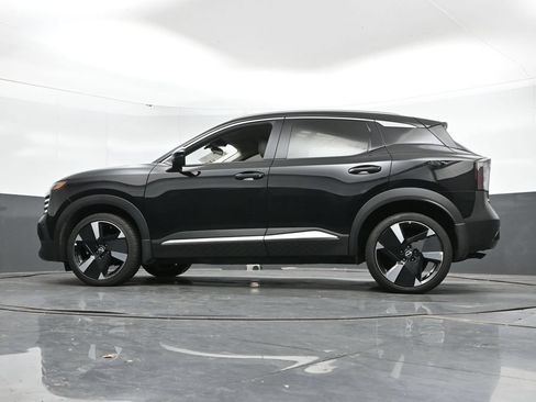 Used 2025 Nissan Kicks SR AWD/4WD image 41