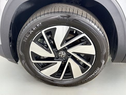 Used 2026 Volkswagen Atlas SE AWD/4WD image 38