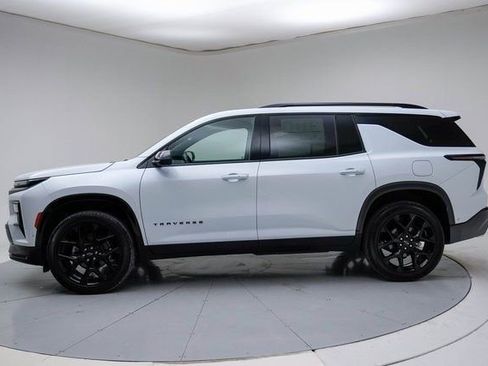 New 2026 Chevrolet Traverse RS FWD image 3