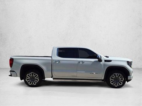 Used 2025 GMC Sierra 1500 Denali Ultimate AWD/4WD image 4