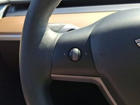 Used 2023 Tesla Model Y Long Range AWD/4WD image 24