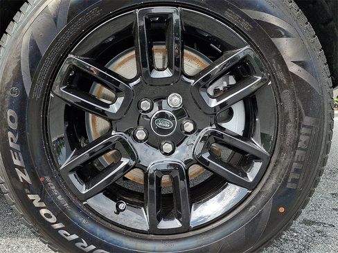 New 2025 Land Rover Defender 110 S image 5