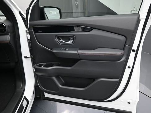 New 2025 Honda Pilot TrailSport image 10