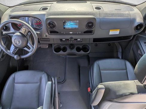 Used 2023 Mercedes-Benz Sprinter 2500 image 15
