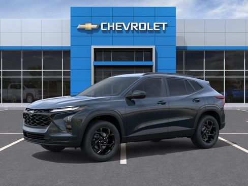 New 2026 Chevrolet Trax LT w/ Driver Confidence Package FWD image 2