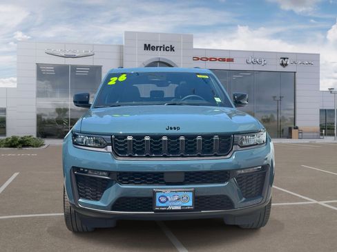 Used 2026 Jeep Grand Cherokee Limited w/ Limited Altitude Package AWD/4WD image 3