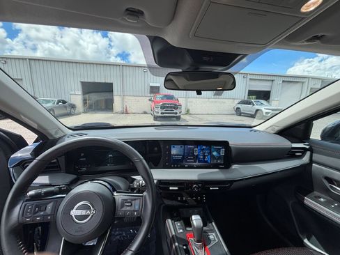 Used 2026 Nissan Kicks SR FWD image 31