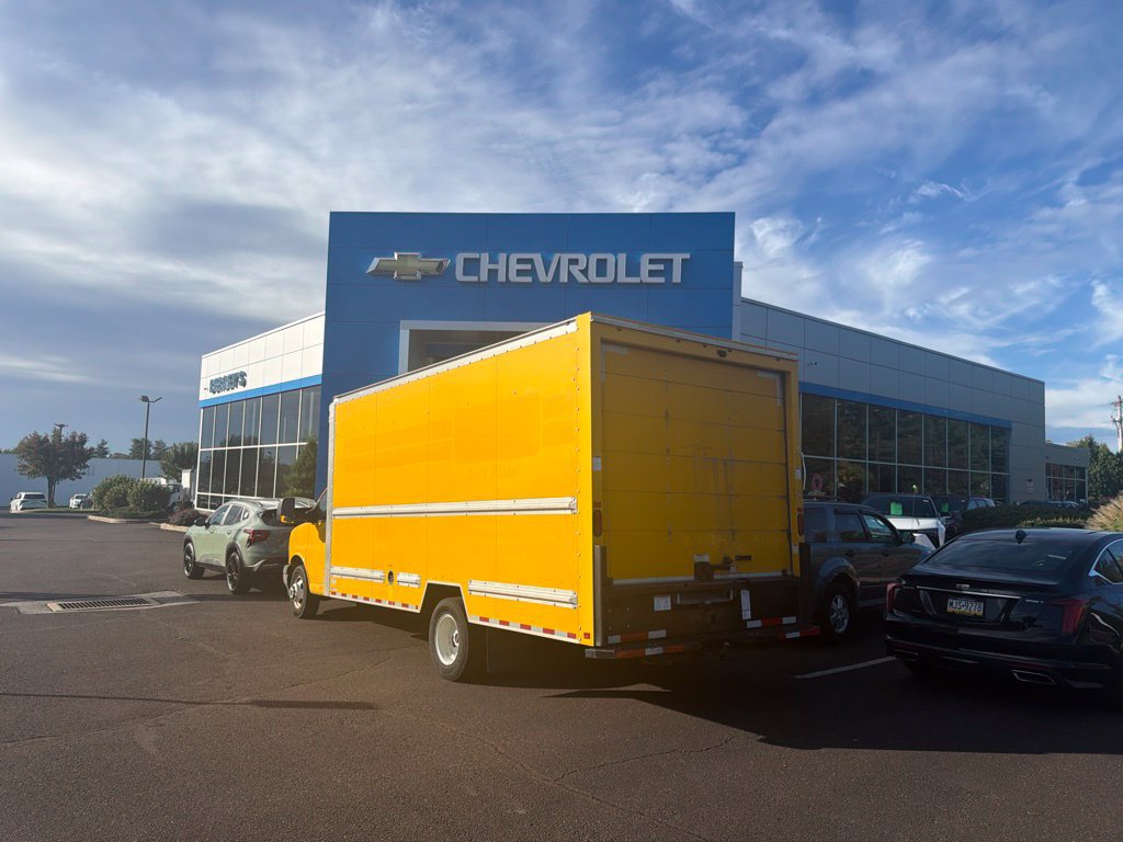 Used 2019 GMC Savana 3500 Extended w/ Driver Convenience Package RWD image 5