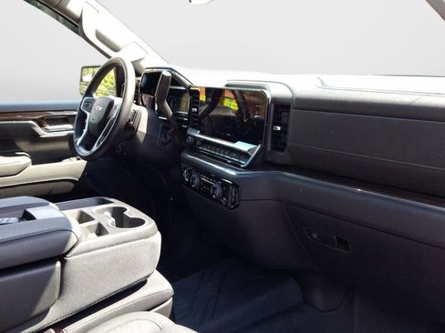 Used 2023 Chevrolet Silverado 1500 LT image 8