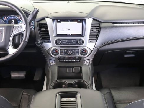 Used 2017 GMC Yukon SLT w/ Premium Edition RWD image 17