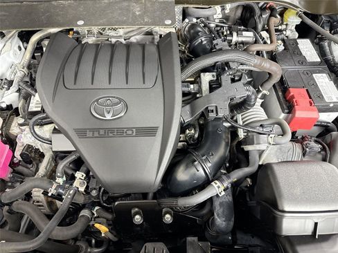 Used 2023 Toyota Highlander LE FWD image 42