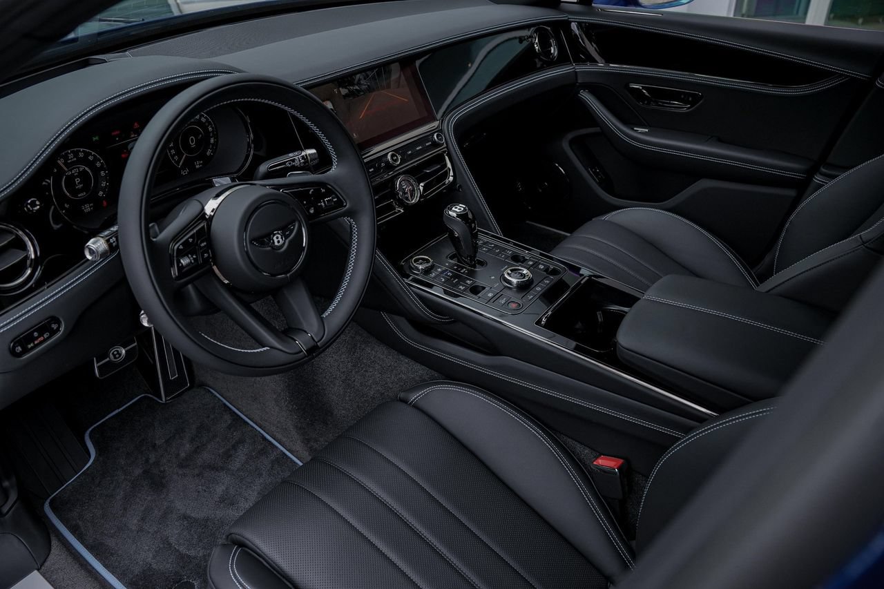 Used 2025 Bentley Flying Spur Plug-In Hybrid AWD/4WD image 19