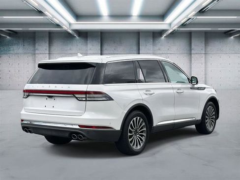 Used 2020 Lincoln Aviator Reserve w/ Equipment Group 201A image 5