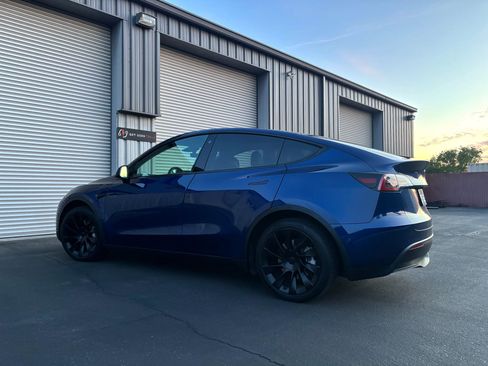 Used 2023 Tesla Model Y Long Range image 9