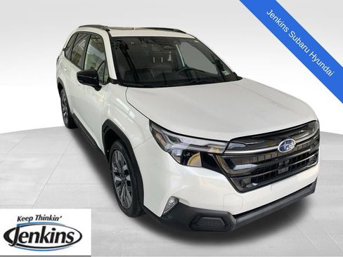 Used 2025 Subaru Forester Touring AWD/4WD image 1