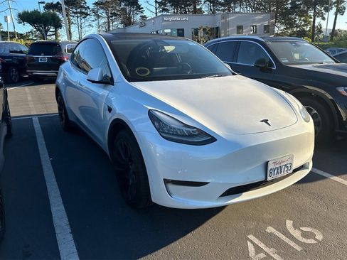 Used 2021 Tesla Model Y Long Range image 2