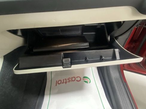 Used 2019 Volvo XC40 T5 Momentum image 29