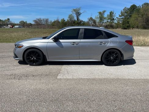 Used 2023 Honda Civic Sport image 2