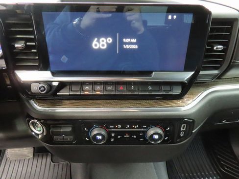 Used 2023 Chevrolet Silverado 1500 RST image 13